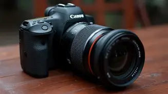 1. Canon EOS R7 Mark II